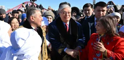 Касым-Жомарт Токаев поздравил казахстанцев с праздником Наурыз