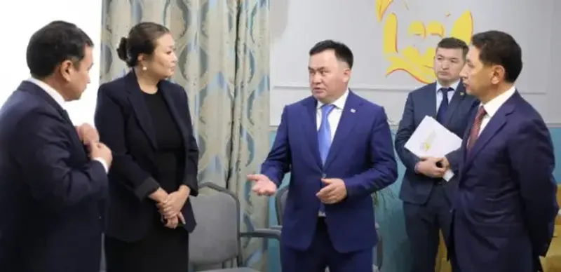 Асламбек Мергалиев посетил ювенальный суд столицы