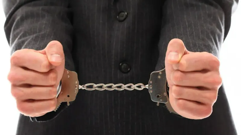 наручники задержание чиновник