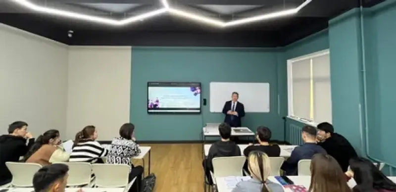 Есенбай Боранбаев выступил с лекцией для студентов