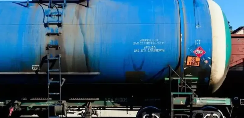 11 цистерн с товаром предпринимателя незаконно удерживали в Шымкенте