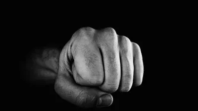 удар рука мужчина