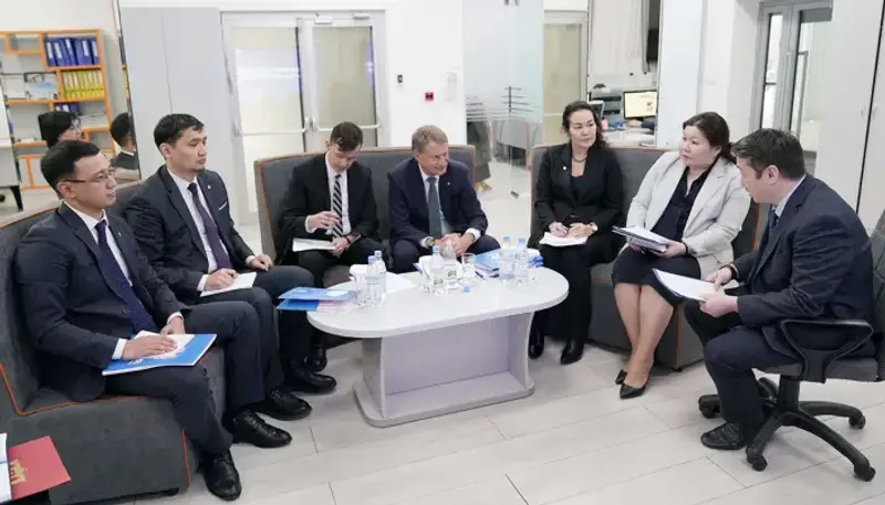 Послы ОБСЕ посетили Верховный суд