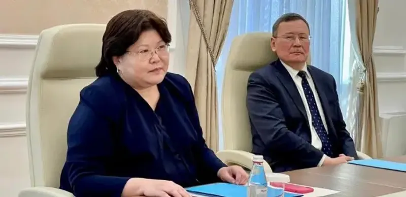 Эльвира Азимова встретилась с Артуром Ластаевым