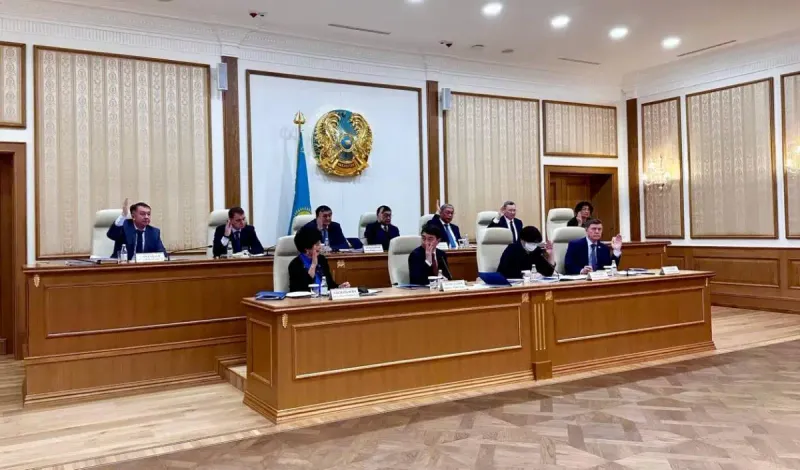 судьи конституционного суда